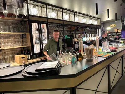 Servir – Le Loft, brasserie à La Rochelle